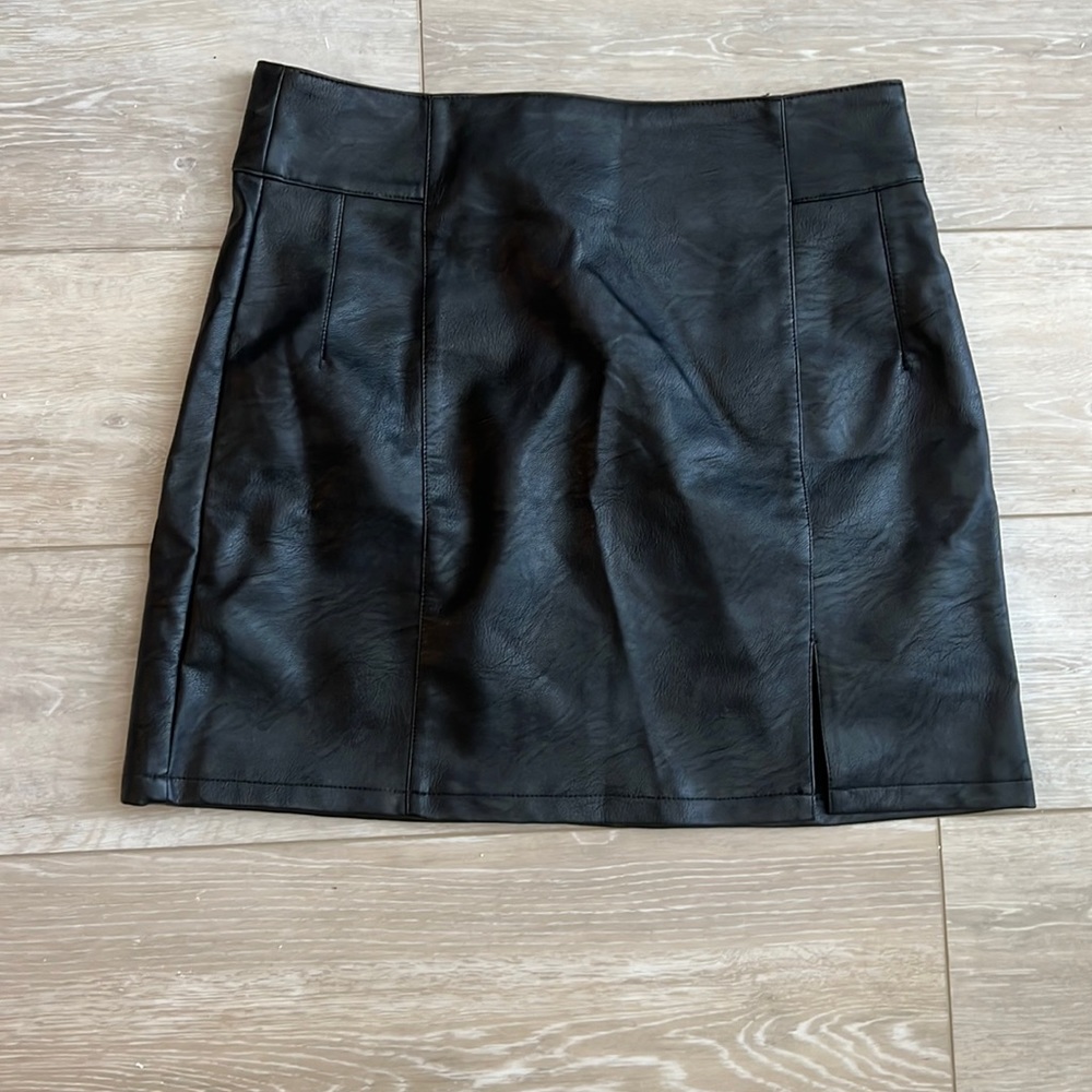 TopShop Skirt Faux Leather Sz US 8
